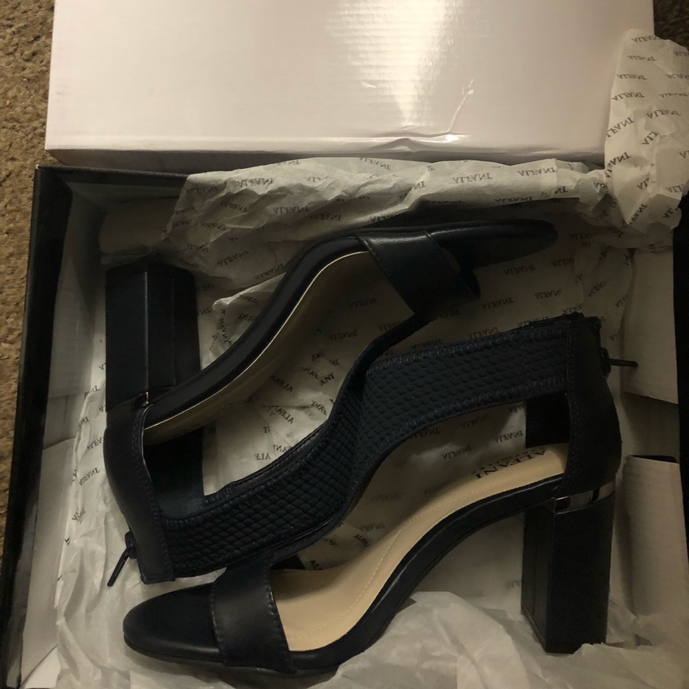 Alfani Womens Foxxiit Open Toe Casual T-Strap